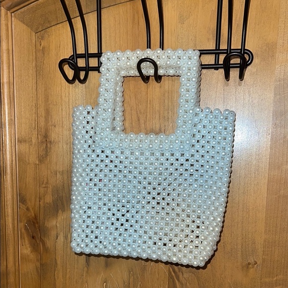Isaac Mizrahi White Mesh Tote Bag for Casual Outings - Picture 1 of 6